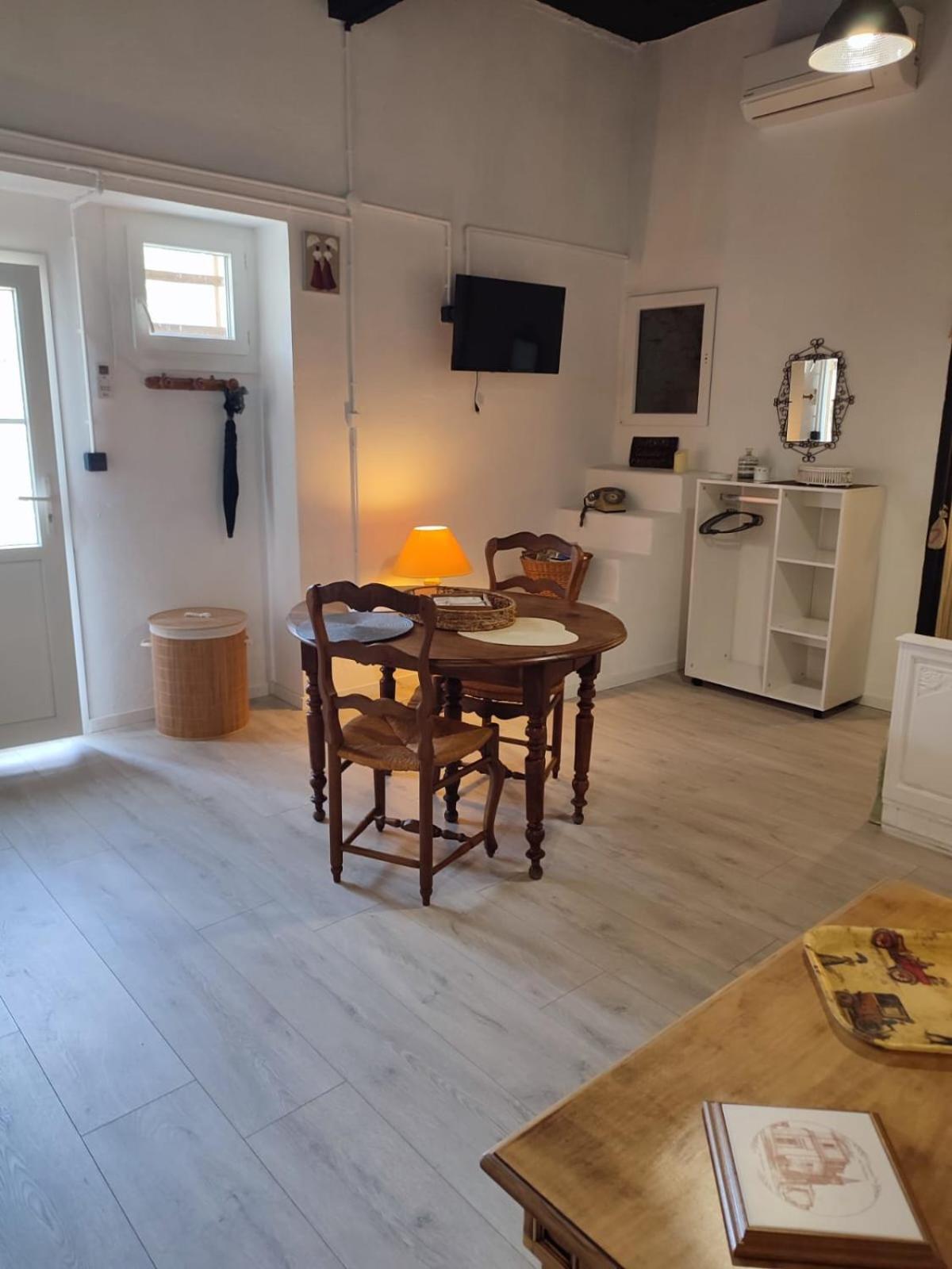 Les Oliviers Caumont-sur-Durance Exterior foto